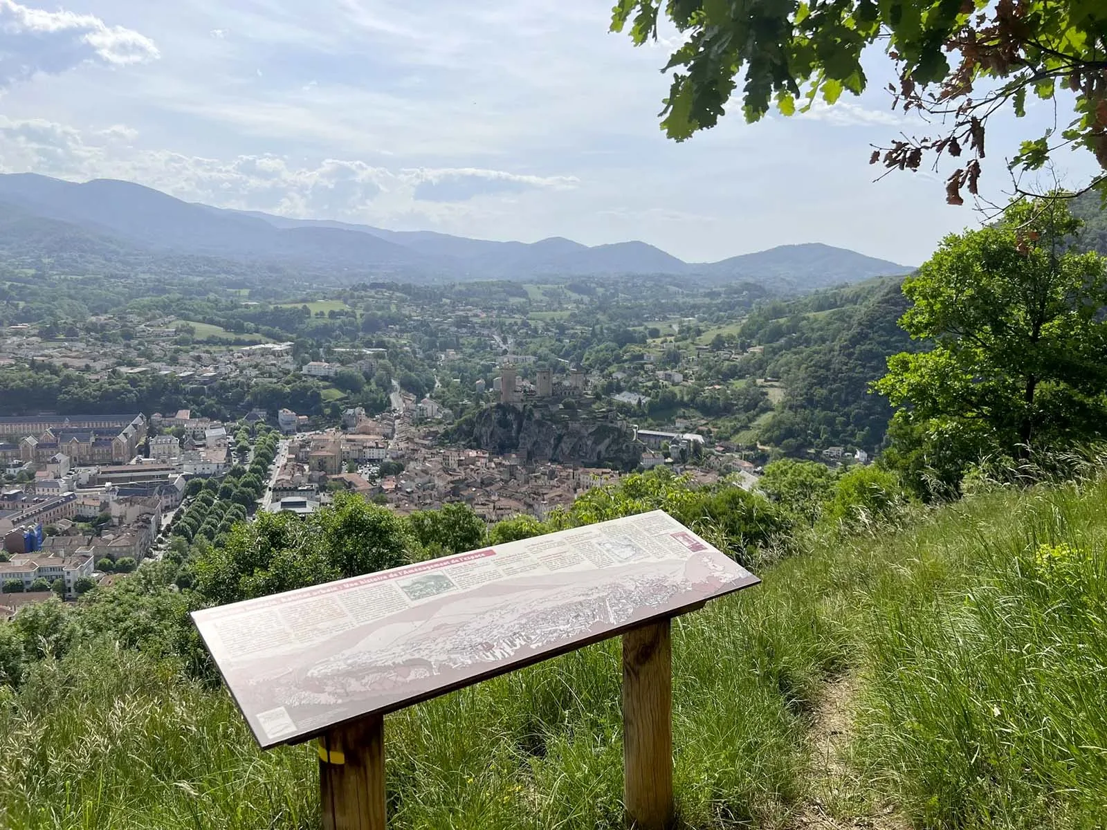 Sentier de randonnée dans les Pyrénées ariégeoises